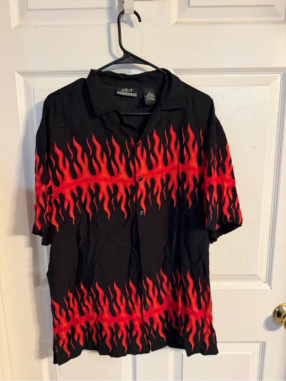 J/E/T Black Short-Sleeve Button-Down Shirt with Red Flame Print